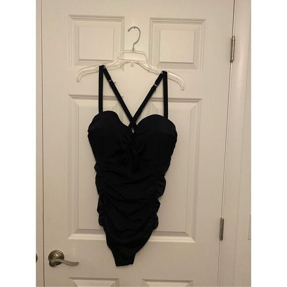 Torrid bathing suit women’s size 2 D/DD - Picture 1 of 6